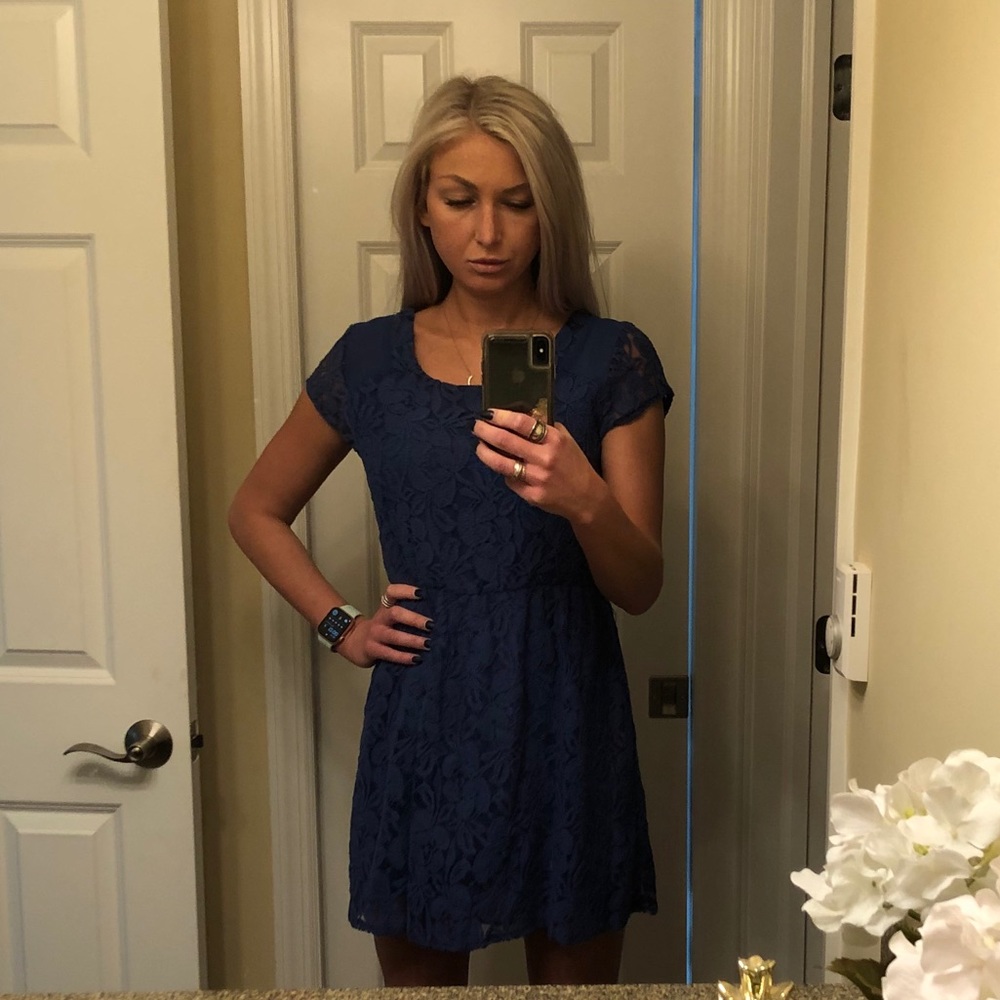 Francesca’s Collections Sapphire Lace Midi Dress M